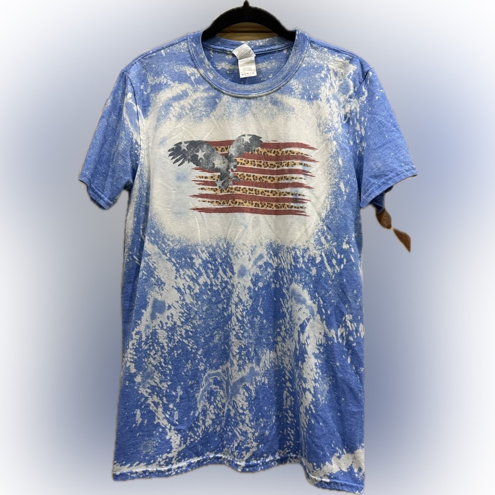 Gildan Softstyle Bleached Eagle American Flag Leopard Print T-Shirt Blue Medium